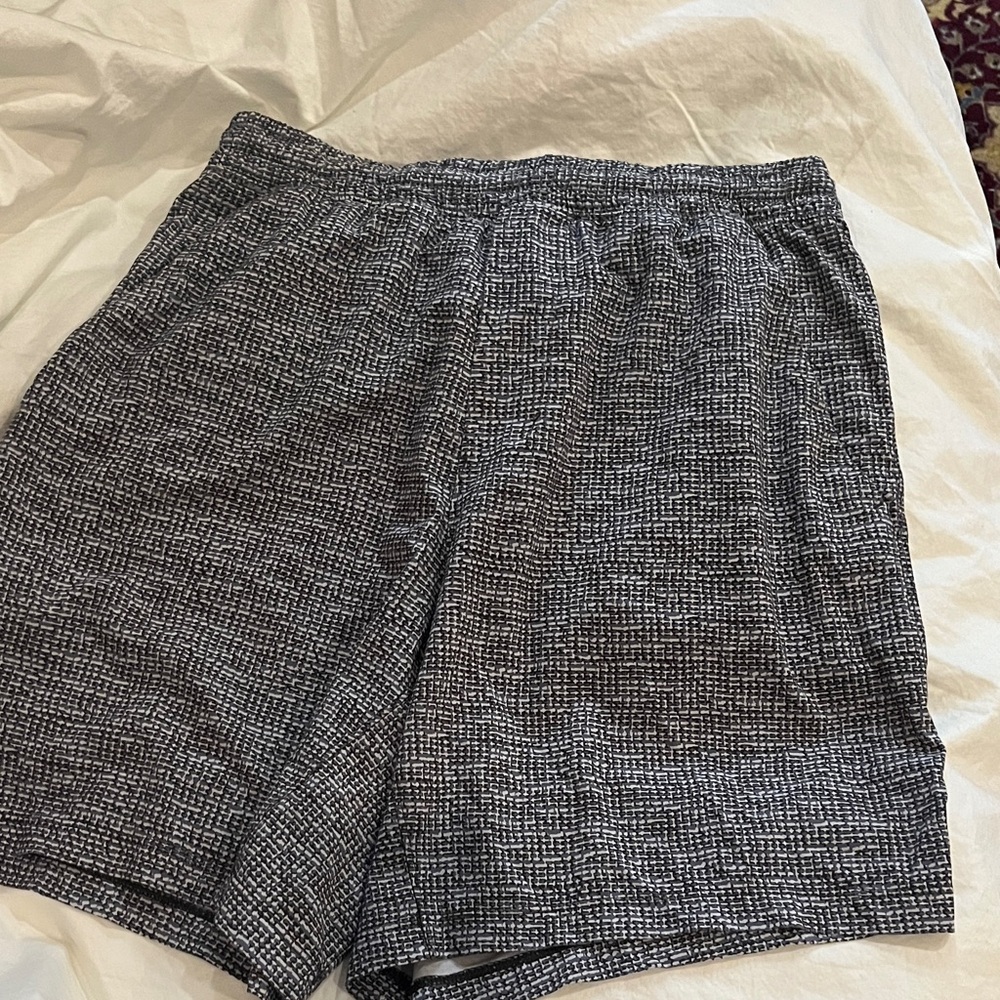 Lululemon Men's Black and White Patterned Shorts size small